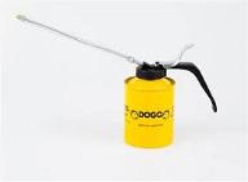 DOGO ACEITERA METALICA PUNTA FLEXIBLE 600 CC