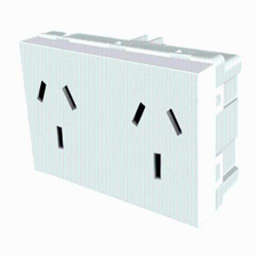 PLATINUM TOMA BIPOLAR + TIERRA 10A-250V