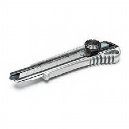 KLD CUTTER 18MM TWIST-LOCK C/R PROFESIONAL - METAL