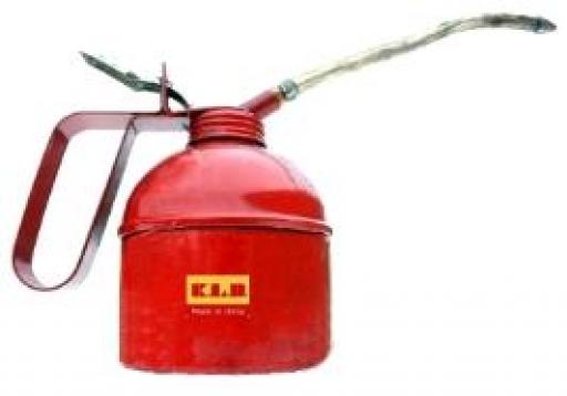 KLD ACEITERA CON PICO 560CC KLD001